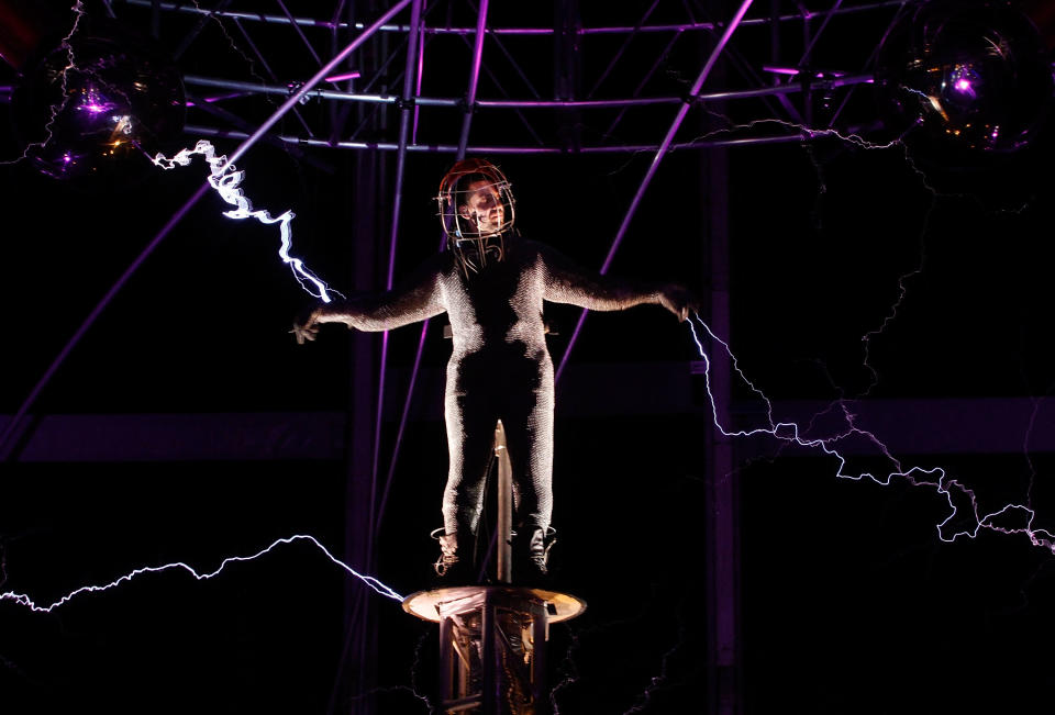 NEW YORK, NY - OCTOBER 08: David Blaine attends the "Electrified: 1 Million Volts Always On" stunt finale at Pier 54 on October 8, 2012 in New York City. (Photo by Laura Cavanaugh/Getty Images)