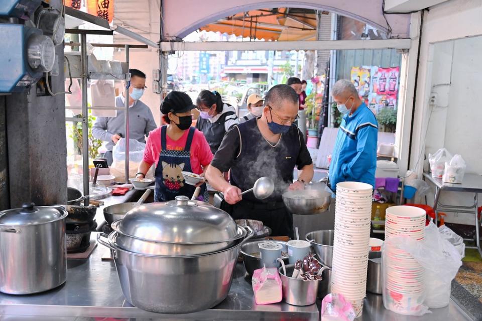 台中｜阿源麻油雞