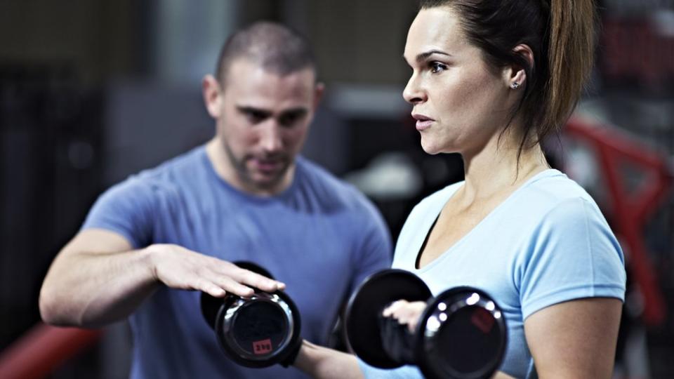 Mujer en el gimnasio