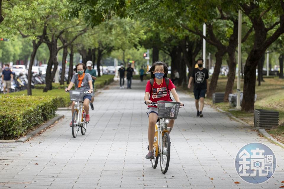 全國YouBike 2.0系統今日上午發生系統異常，打亂許多通勤族行程。（本刊資料照）