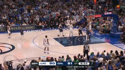 Russell Westbrook sets up the nice finish