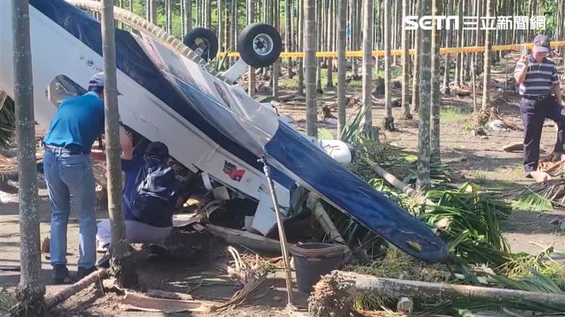 今(4)日飛行計畫全部取消，民航局與飛安會重回事發地拆黑盒子要釐清墜機發生原因。（圖／翻攝畫面）