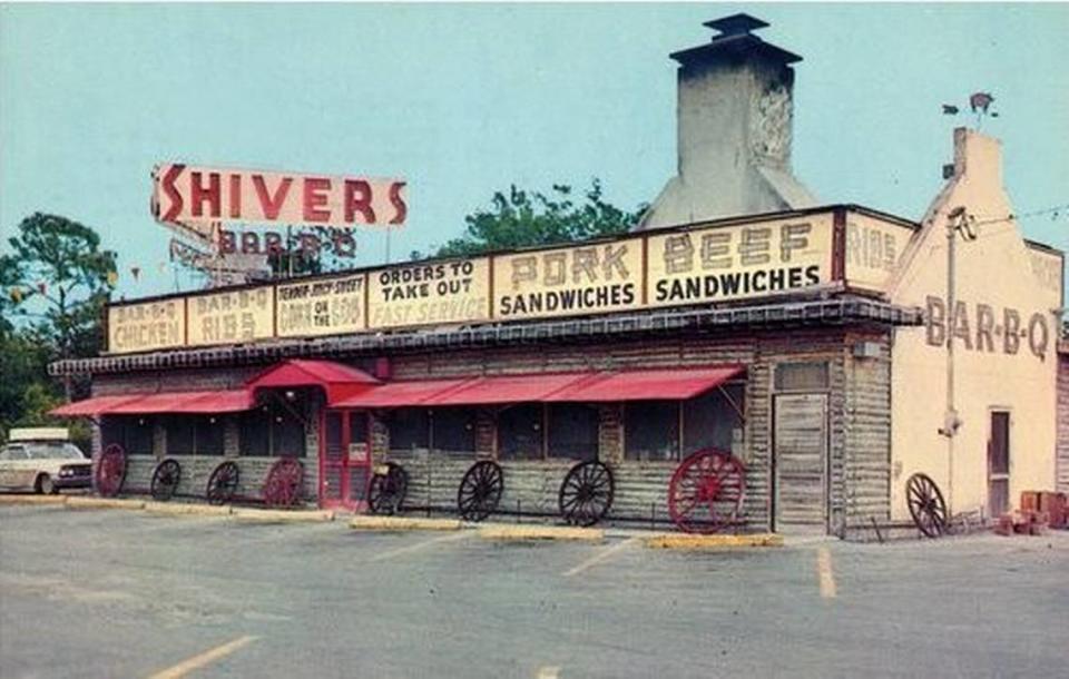 Una postal vintage de Shiver's BBQ en Homestead, Florida.