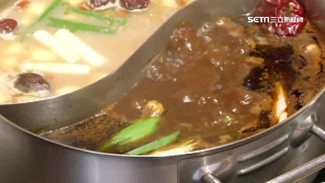 許多人喜歡在冬天吃鍋物，喝熱熱的湯可以暖胃。（示意圖／資料照）