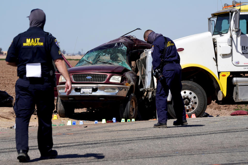Image: Collision scene near Holtville, Calif. (Bing Guan / Reuters)