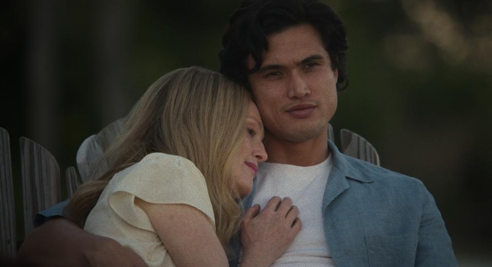 May December, Netflix, Julianne Moore, Charles Melton