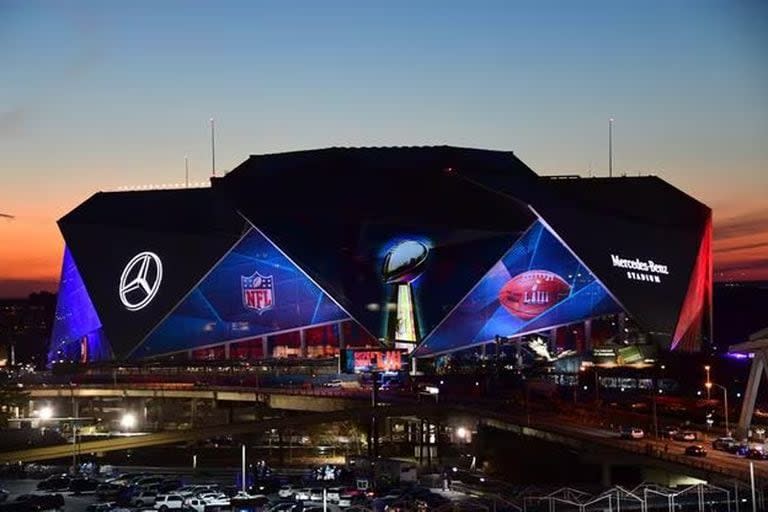 La CONMEBOL anunció hoy las sedes de los partidos de apertura y final del torneo de selecciones más emocionante y antiguo del mundo, la CONMEBOL Copa América 2024
Mercedes-Benz Stadium de Atlanta