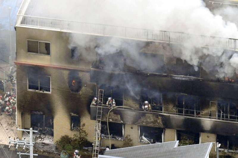 京都動畫第一工作室18日遭人縱火，釀成33死的憾事。（美聯社）