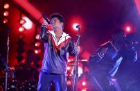 Bruno Mars canta "That's What I Like" en la ceremonia de los premios Grammy, el domingo 12 de febrero del 2017 en Los Angeles. (Foto por Matt Sayles/Invision/AP)