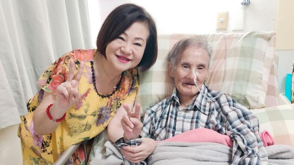 高齡94歲的「國寶歌王」文夏一度瘦到25公斤。（資料照／台灣優質生命協會提供）