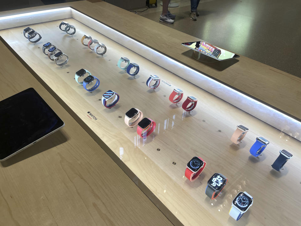 Photo by: STRF/STAR MAX/IPx 2021 8/24/21 Atmosphere at the Apple Store in Grand Central Station in New York City.