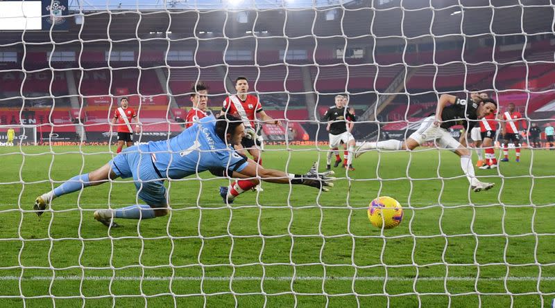 Premier League - Southampton v Manchester United