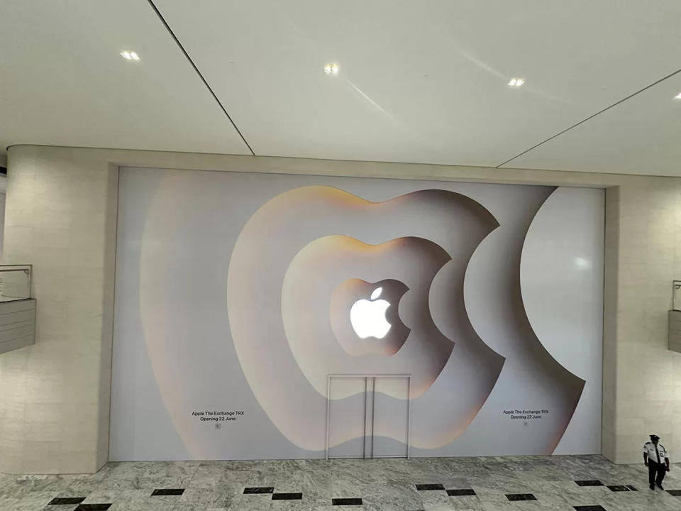 Apple Store – Shop front