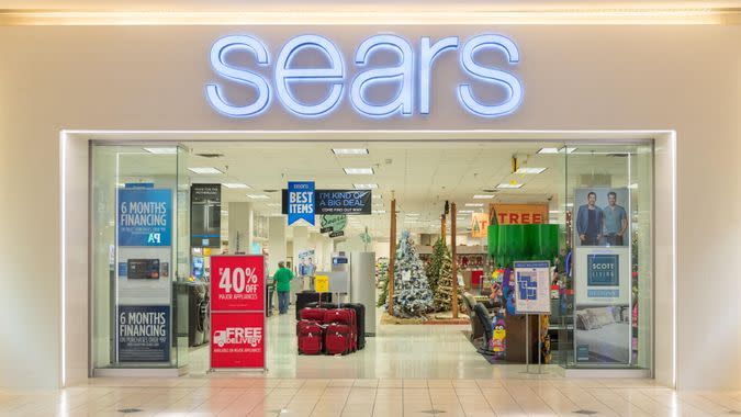 Philadelphia Pennsylvania，October 7 2018:The Sears retail store sign and entrance.