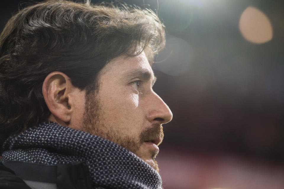 MADRID, SPAIN - JANUARY 14: Coach Victor Sanchez del Amo of Real Betis Balompie looks on during their La Liga 2016-17 match between Atletico de Madrid vs Real Betis Balompie at the Vicente Calderon Stadium on 14 January 2017 in Madrid, Spain. (Photo by Power Sport Images/Getty Images)