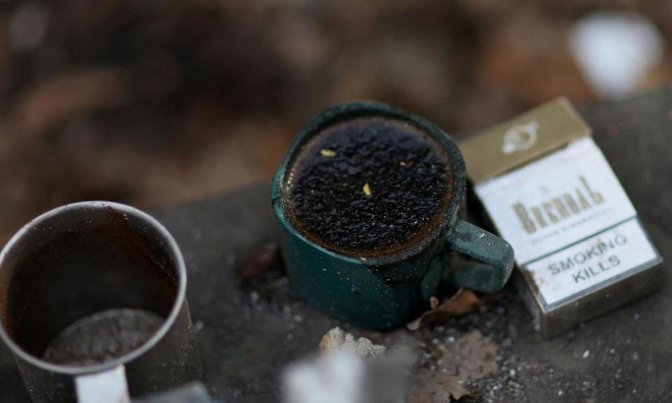 A frozen cup of coffee seen in a field position near Bakhmut