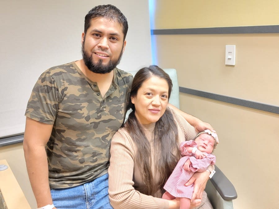 Baby Vivian and parents Vivian Romula Uribe and Mijdil Espinoza Marcial. (Courtesy Bronson BirthPlace)