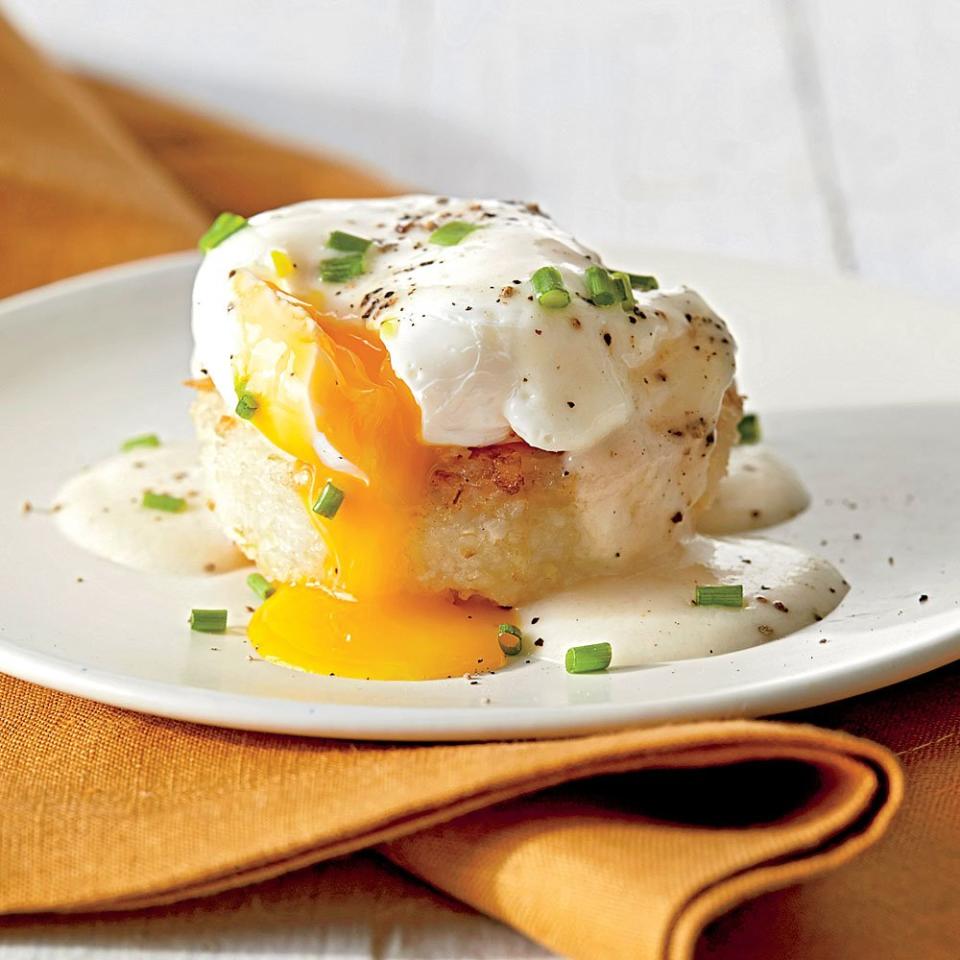 Grits Cakes with Poached Eggs and Country Gravy