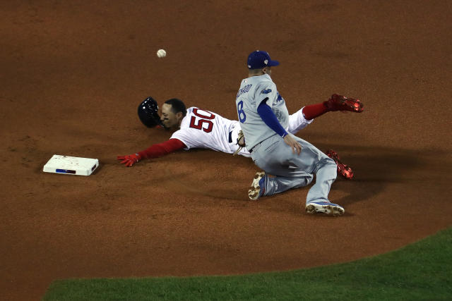 Mookie Betts wins free tacos for everyone with World Series steal