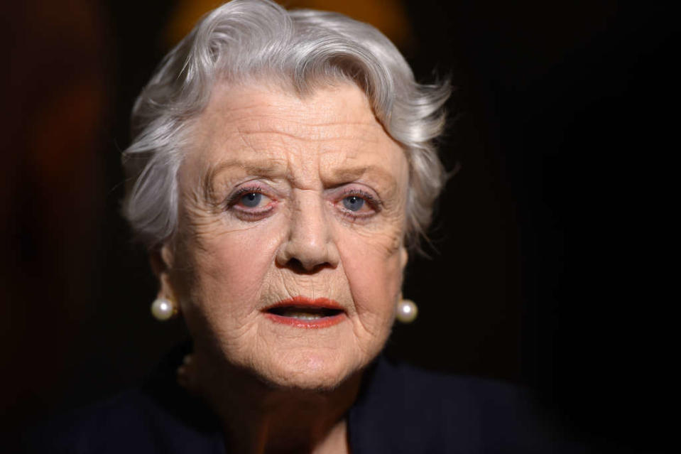 11 octobre - Angela Lansbury - L’actrice américano-britannique, connue pour son rôle d’inoxydable mamie-détective dans la série « Arabesque », est morte à l’âge de 96 ans.