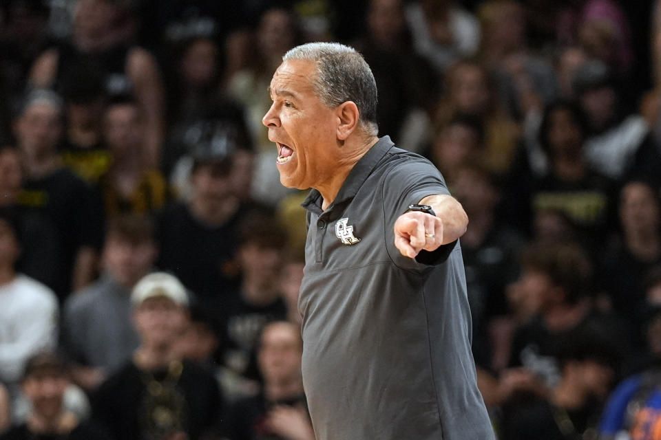 Houston coach Kelvin Sampson directs players during the first half of the team's NCAA college basketball game against Central Florida, Wednesday, March 6, 2024, in Orlando, Fla. (AP Photo/John Raoux)