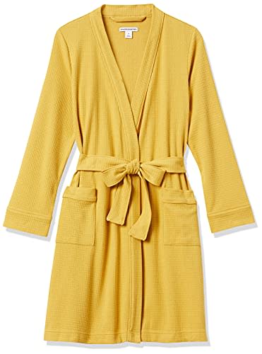 Mid-length Essentials Robe (Amazon / Amazon)