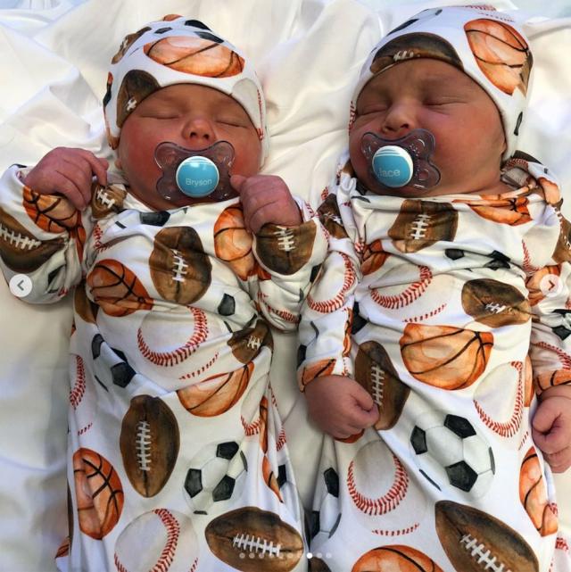 Identical Twin Sisters Give Birth to Sons on the Same Day at the Same  Hospital