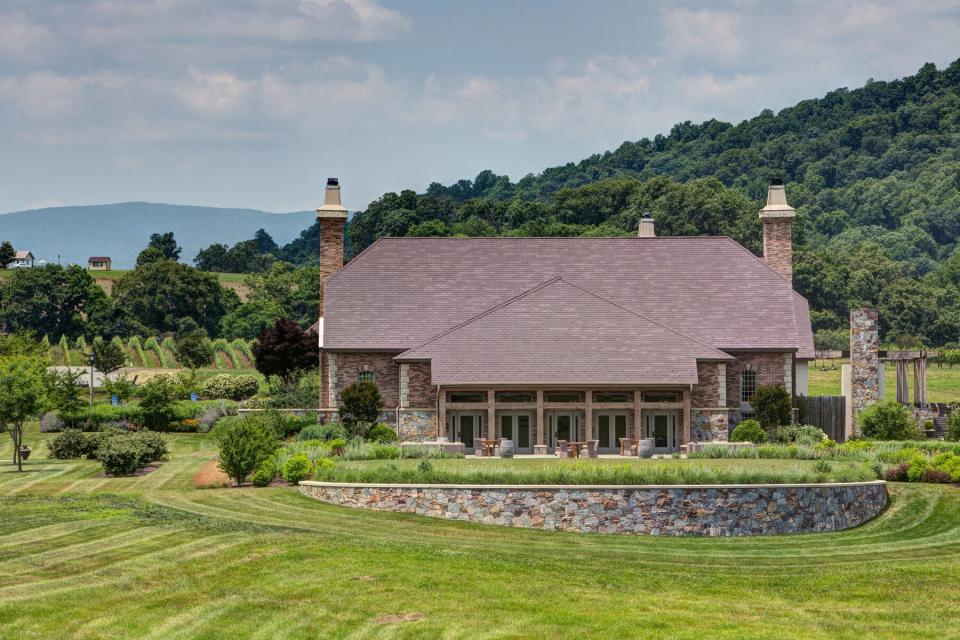 Tasting room house at Early Mountain