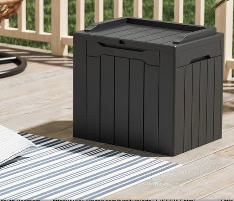 Devoko 32-gallon lockable deck box with seat (16% off)