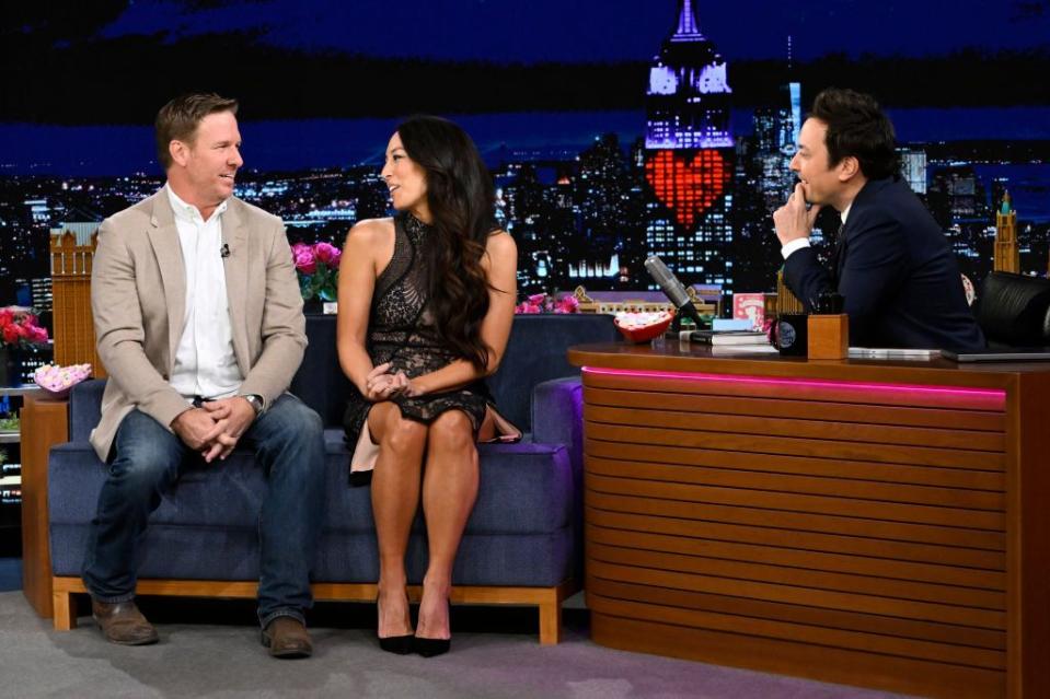 Joanna Gaines Shut Down 'The Tonight Show' in a Stunning Lace Dress - Yahoo Life