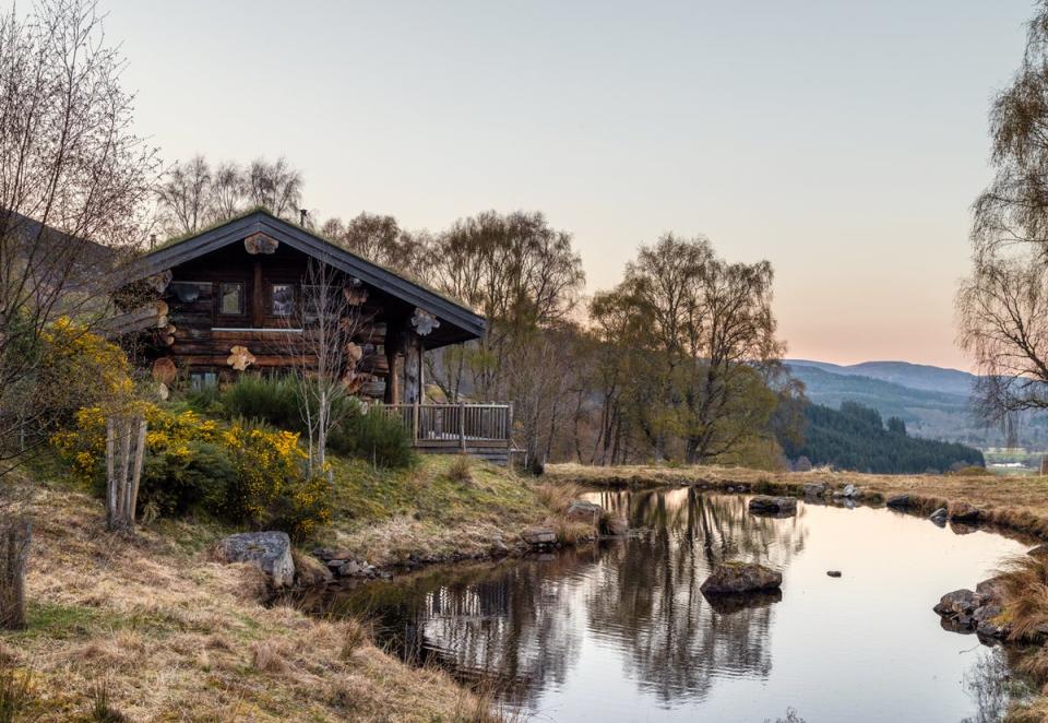 Eagle Brae: classic log cabins in a theatrical Highland setting (Holly Farrier)