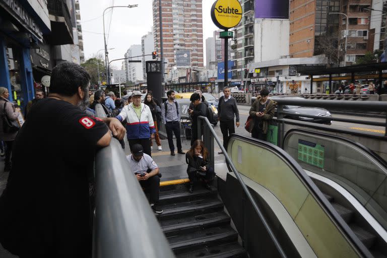 Habrá paros escalonados en todas las líneas de subte