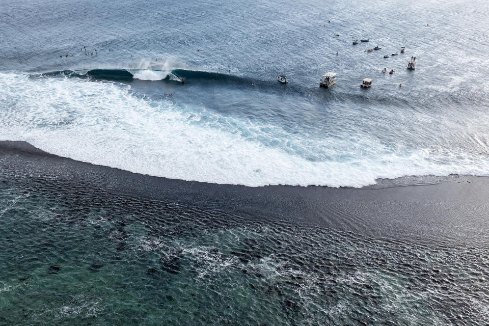 A general view of the reef and wave. (Sean M. Haffey/Getty Images)