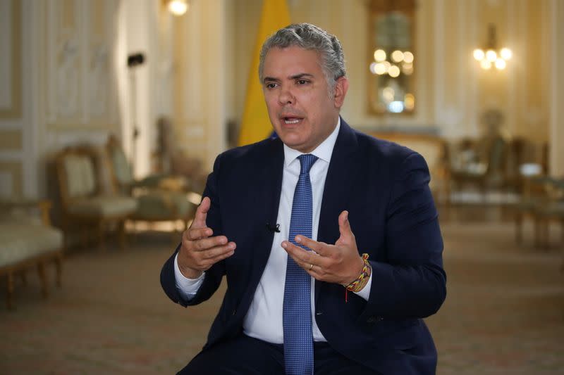 El presidente de Colombia Iván Duque, habla durante una entrevista con Reuters en Bogotá