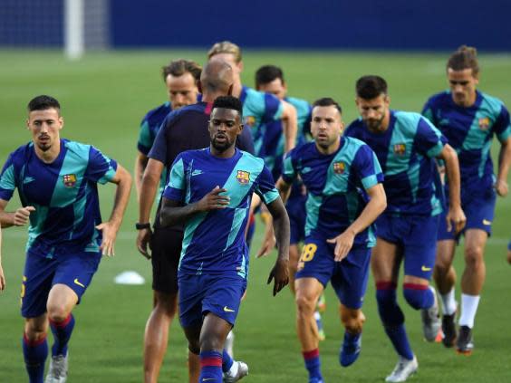 Barcelona warm up to face Napoli (Getty)