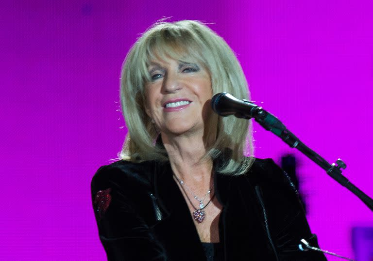 Christine McVie en concierto, en 2015; la exintegrante de Fleetwood Mac murió en Londres, a los 79 años