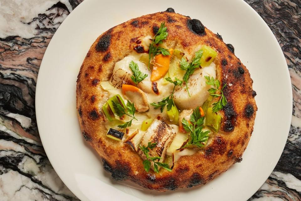 A scallop flatbread (Roe Restaurant)