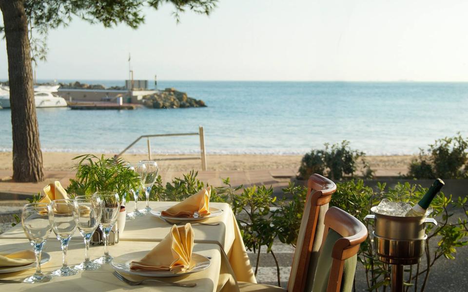 La Plaça, Costa Brava