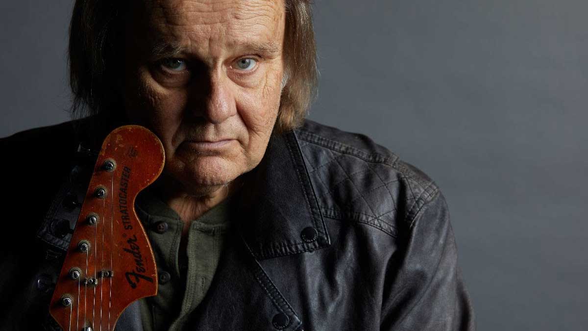  Walter Trout studio portrait. 