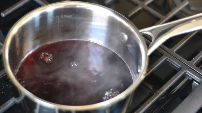 pomegranate juice in pan