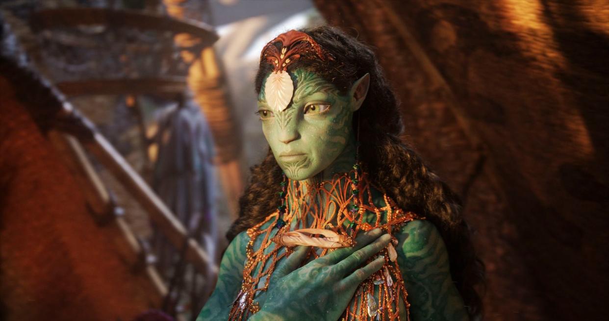 In "Avatar: The Way of Water" muss Neytiri (Zoe Saldana) um ihre Familie fürchten. (Bild: 2022 20th Century Studios)