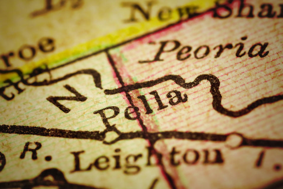 Close-up of a map highlighting the names "Peoria" and "Pella" with surrounding geographical details