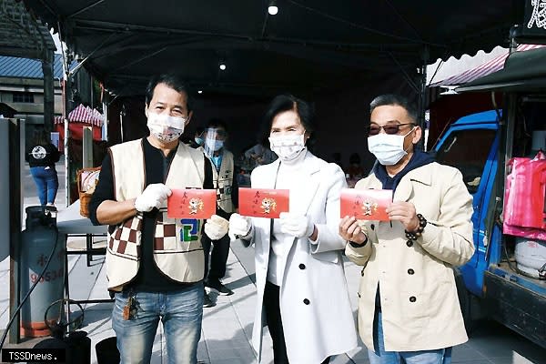 歡樂宜蘭年－福虎生豐期前活動－除舊迎新過虎年，在中興文化創意園區熱鬧登場，邀請民眾前往參與一系列的DIY體驗，縣長林姿妙主持。（圖：宜蘭縣文化局提供）