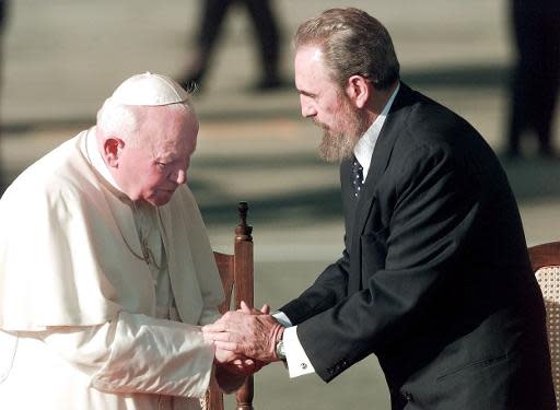 Que Cuba se abra al mundo (...) y que el mundo se abra a Cuba, pidió Juan Pablo II (AFP/Archivos | Michel Gangne)