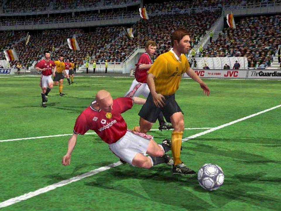 "FIFA 2001" nutzte eine neue Grafik-Engine, die etwas weniger Fantasie voraussetzte, um die realen Vorbilder der Spieler auf den ersten Blick zu erkennen. (Bild: EA)