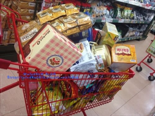 仲夏韓國自由行！首爾站樂天超市（롯데마트、LOTTE MART）小採買 - 必買超好吃的Binch餅乾！