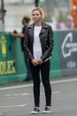 <a href="http://www.elle.fr/People/La-vie-des-people/News/Charlene-de-Monaco-princesse-en-cuir-aux-cotes-de-Tony-Parker-et-Patrick-Dempsey-aux-24-heures-du-Mans#xtor=AL-541" rel="nofollow noopener" target="_blank" data-ylk="slk:Voir la suite des photos sur ELLE.fr;elm:context_link;itc:0;sec:content-canvas" class="link ">Voir la suite des photos sur ELLE.fr</a><br><h3> A lire aussi </h3><ul><li><a href="http://www.elle.fr/People/La-vie-des-people/News/Jacques-et-Gabriella-les-jumeaux-d-Albert-et-Charlene-de-Monaco-assurent-en-blouson-de-motard-3775106#xtor=AL-541" rel="nofollow noopener" target="_blank" data-ylk="slk:Jacques et Gabriella, les jumeaux d'Albert et Charlène de Monaco, assurent en blouson de motard;elm:context_link;itc:0;sec:content-canvas" class="link ">Jacques et Gabriella, les jumeaux d'Albert et Charlène de Monaco, assurent en blouson de motard</a></li><li><a href="http://www.elle.fr/People/La-vie-des-people/News/Que-pensez-vous-de-la-carte-de-voeux-d-Albert-et-Charlene-de-Monaco-et-leurs-enfants-3742497#xtor=AL-541" rel="nofollow noopener" target="_blank" data-ylk="slk:Que pensez-vous de la carte de vœux d’Albert et Charlène de Monaco et leurs enfants ?;elm:context_link;itc:0;sec:content-canvas" class="link ">Que pensez-vous de la carte de vœux d’Albert et Charlène de Monaco et leurs enfants ?</a></li><li><a href="http://www.elle.fr/People/La-vie-des-people/News/Brigitte-Macron-rencontre-au-sommet-avec-Charlene-de-Monaco-et-Melania-Trump#xtor=AL-541" rel="nofollow noopener" target="_blank" data-ylk="slk:Brigitte Macron : rencontre au sommet avec Charlène de Monaco et Melania Trump;elm:context_link;itc:0;sec:content-canvas" class="link ">Brigitte Macron : rencontre au sommet avec Charlène de Monaco et Melania Trump</a></li><li><a href="http://www.elle.fr/People/Tapis-rouge/Evenements/Le-prince-Albert-et-Charlene-soiree-avec-Katy-Perry-et-Orlando-Bloom-au-Gala-for-the-Global-Ocean#xtor=AL-541" rel="nofollow noopener" target="_blank" data-ylk="slk:Le prince Albert et Charlène : soirée avec Katy Perry et Orlando Bloom au Gala for the Global Ocean;elm:context_link;itc:0;sec:content-canvas" class="link ">Le prince Albert et Charlène : soirée avec Katy Perry et Orlando Bloom au Gala for the Global Ocean</a></li></ul>