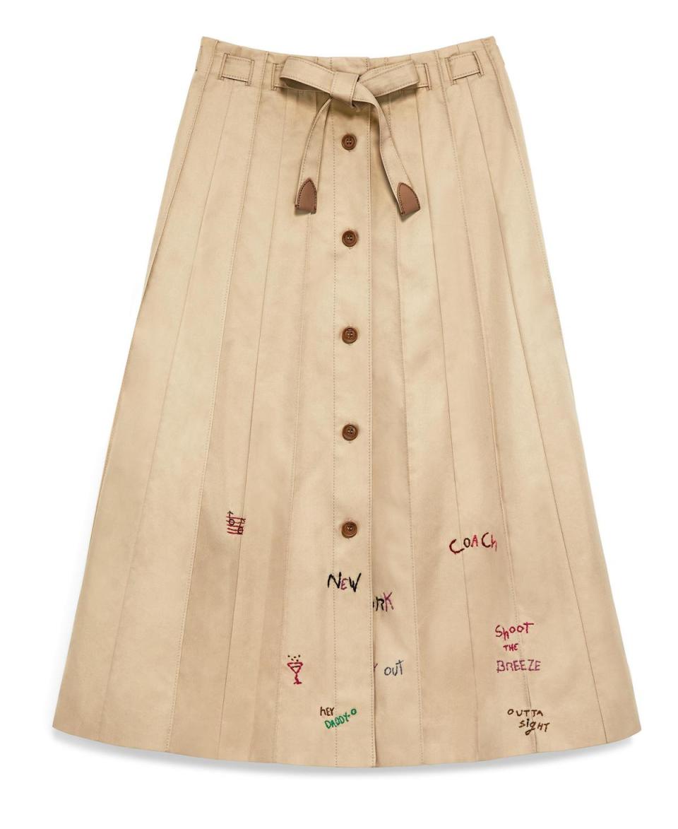 刺繡長裙。NT$16,800。（COACH提供）