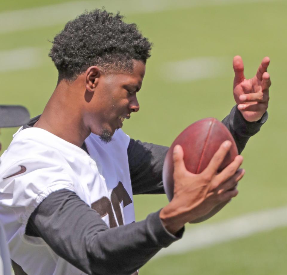 Cleveland Browns cornerback Greedy Williams sat out the last day of minicamp on Thursday, June 16, 2022 in Cleveland, Ohio, at FirstEnergy Stadium.<br>Akr 6 19 Browns Minicamp 8