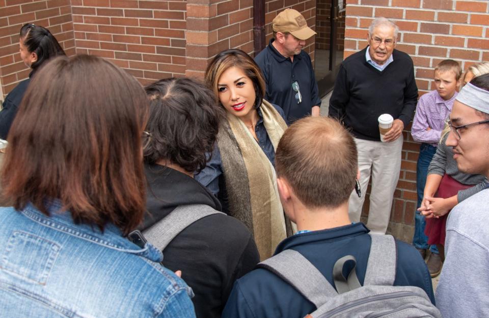 Jordan talks to voters at a campaign event. (Photo: Madeline Rose Scott / Jordan for Governor Campaign)